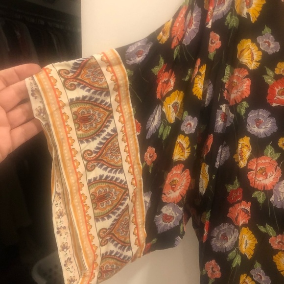 Light Floral All Year Top - Picture 3 of 4